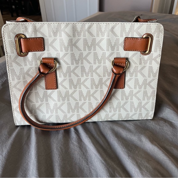 🤎 Michael Kors Satchel 🤎 - Picture 3 of 11